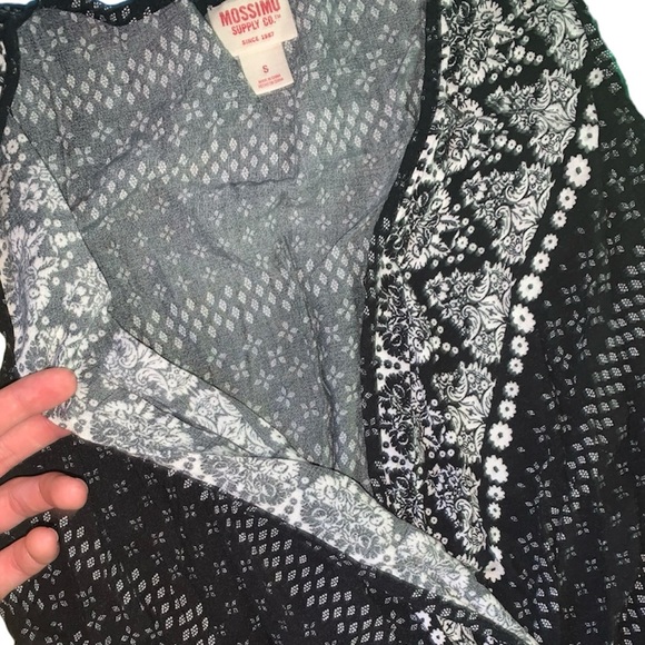 Mossimo Supply Co. Romper Women’s Small, Black and White - Picture 4 of 5